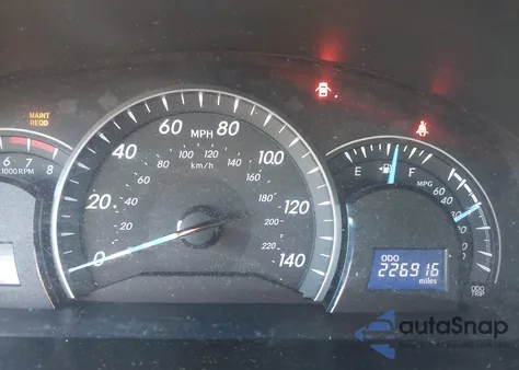 2013 Toyota Camry Le z USA, uszkodzony, nr VIN 4T1BF1FK7DU649889